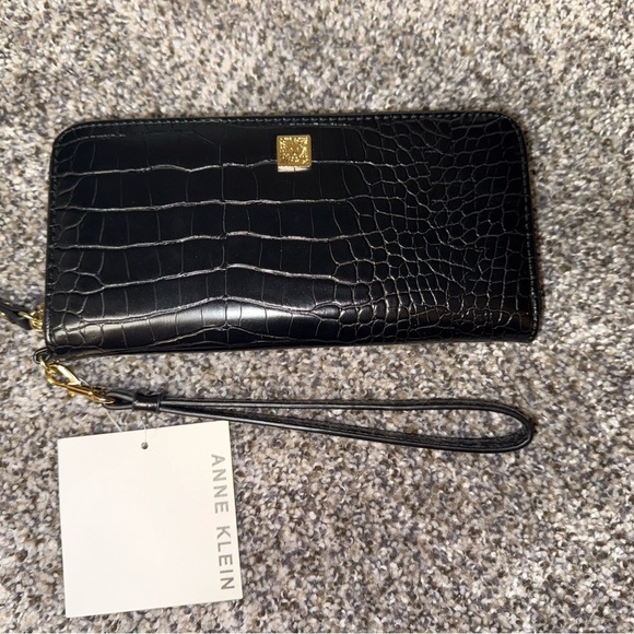 Anne Klein black slim zip around wallet - Picture 2 of 6